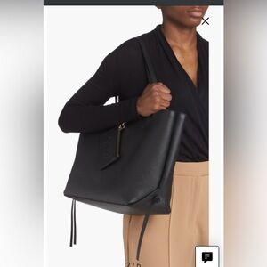 $1690 Chloé Medium Sense East West Tote Bag Black